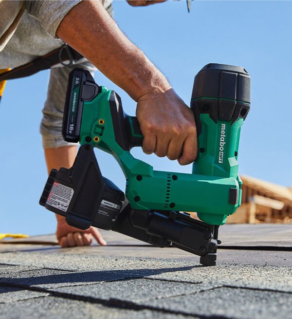 Metabo HPT - 18V MultiVolt™ Brushless 1-3/4" Coil Roofing Nailer (1 x 2.0Ah) | Metabo HPT NV1845DA